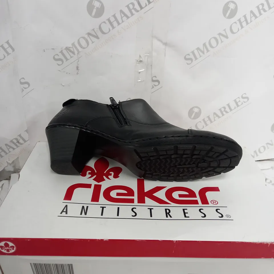BOXED PAIR OF RIEKER SHOE BOOTS IN BLACK UK SIZE 6.5