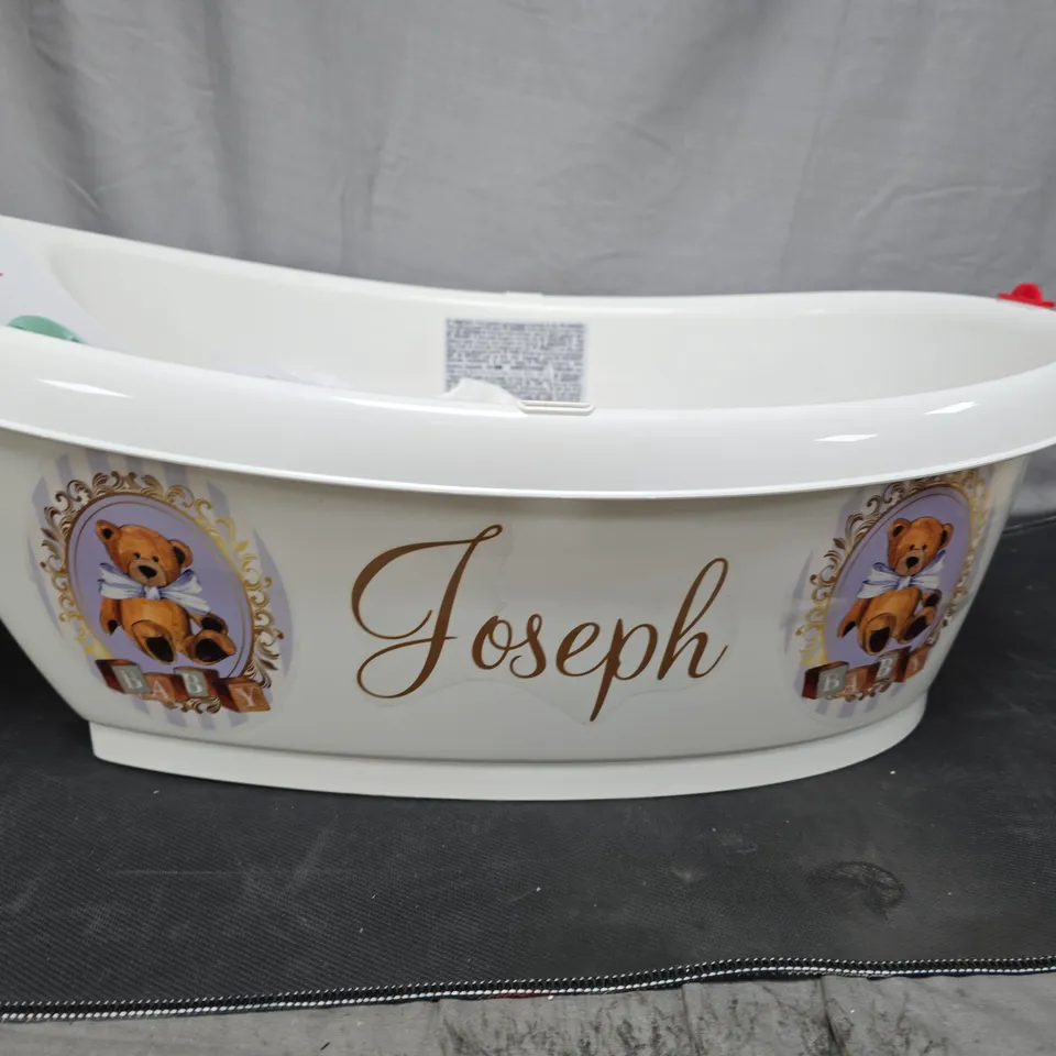 ONDA BABY BABY BATH TUB – WHITE PLASTIC WITH TEDDY BEAR PRINT AND 'JOSEPH' TOWEL