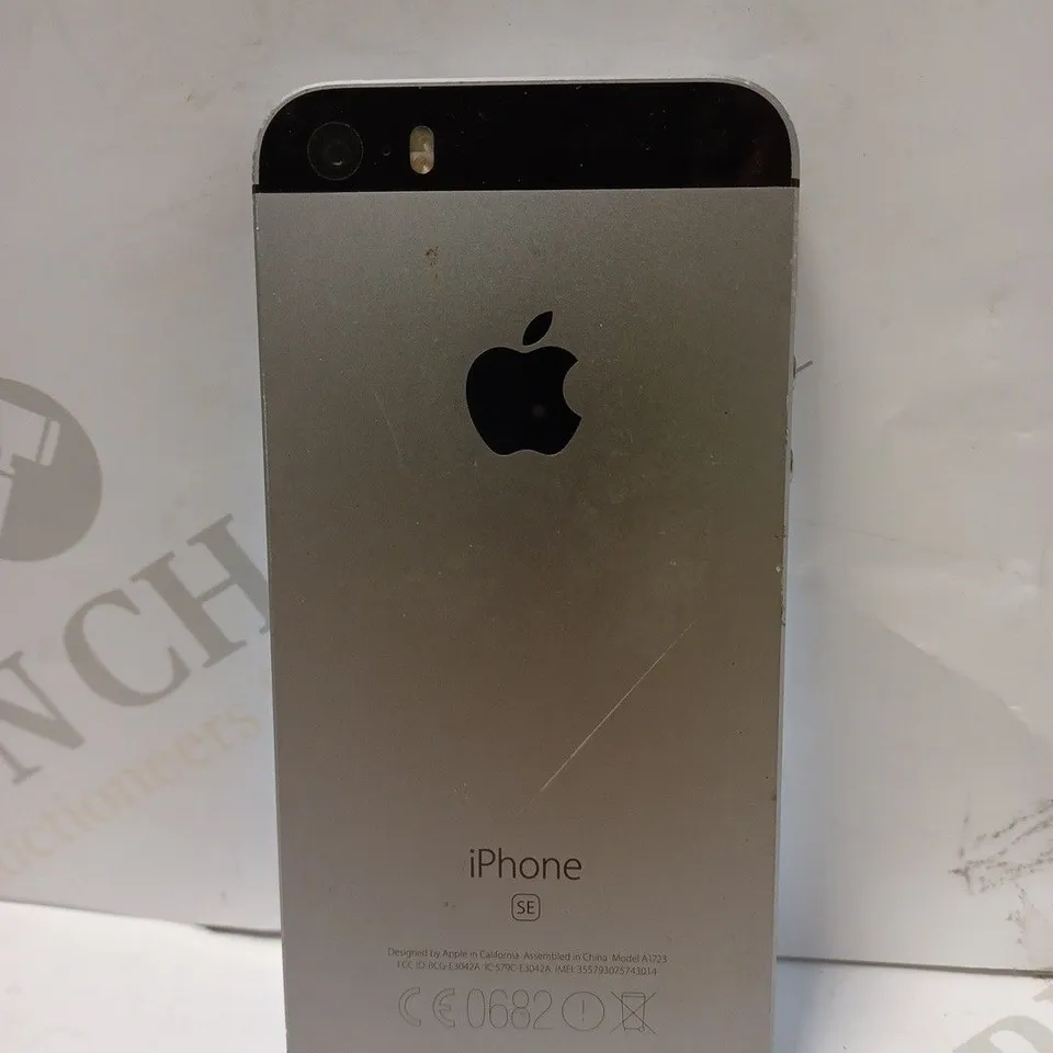 APPLE IPHONE SE SMARTPHONE 