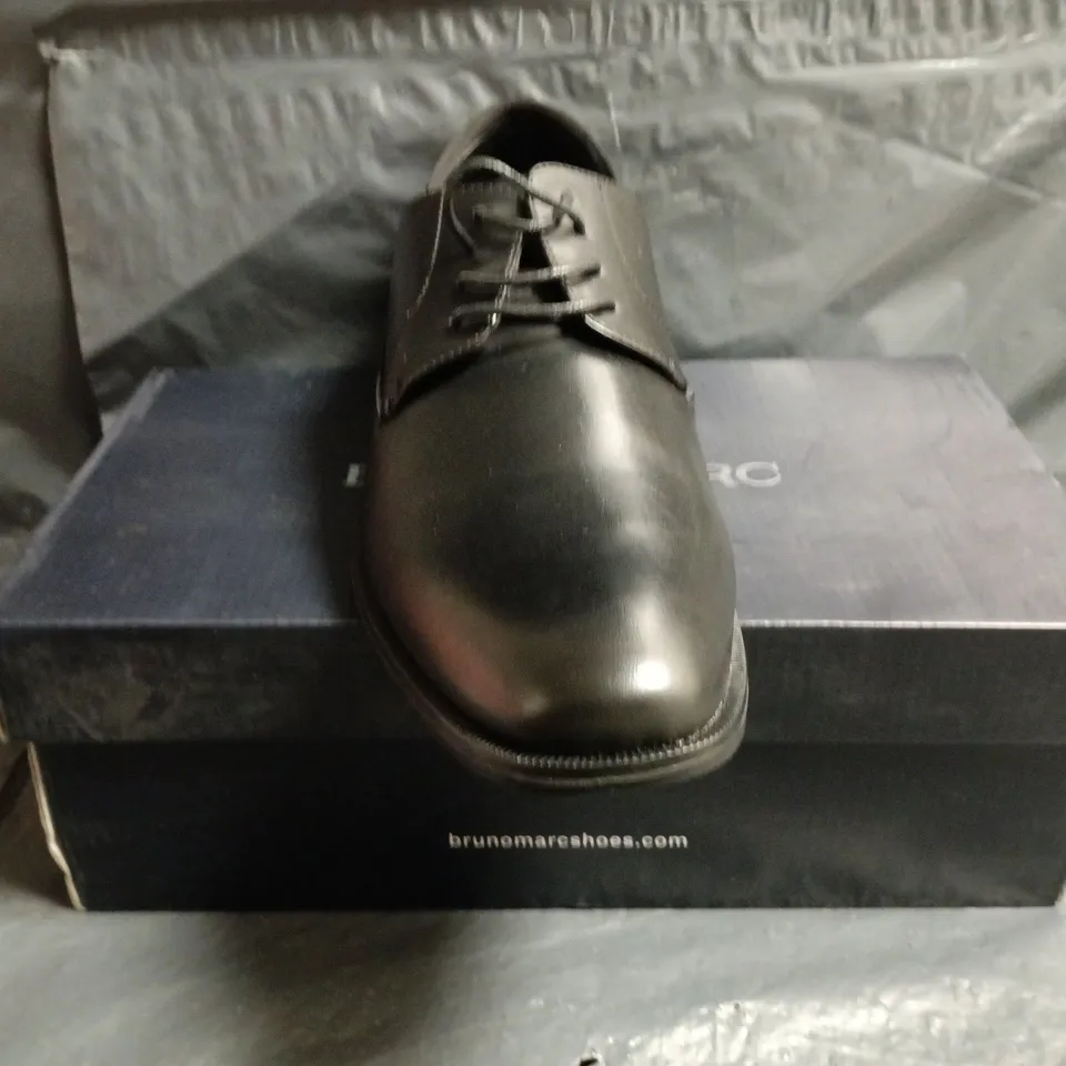 BOXED PAIR OF BRUNO MARC LACE UP SHOES IN BLACK SIZE UK 11