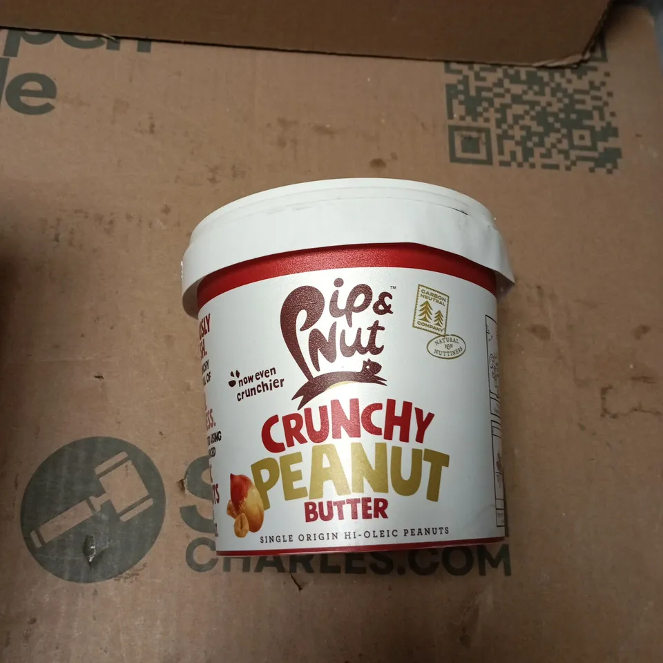 TOTE OF APPROXIMATELY 12 ASSORTED FOOD AND DRINK TO INCLUDE: PIP AND NUT PEANUT BUTTER