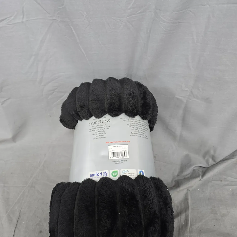 GAVENO CAVALIA JACQUARD RIBBED THROW – BLACK, 150 X 200 CM