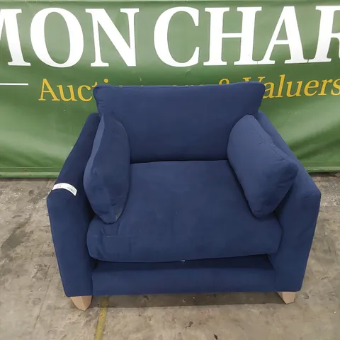 QUALITY BRITISH MADE LOUNGE Co EASY CHAIR WITH BOLSTER CUSHIONS BLUE PLUS FABRIC