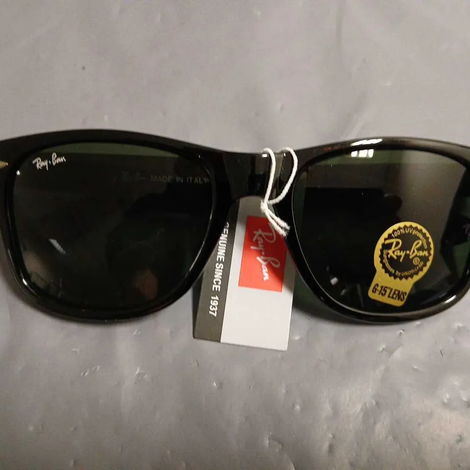 PAIR OF RAY BAN BLACK FRAMED GLASSES WITH G-15 LENS IN CASE