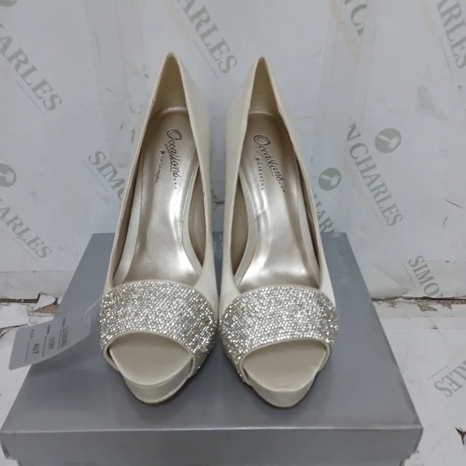 LOT OF 12 OCCASIONS BY CASANDRA LADIES SHOES