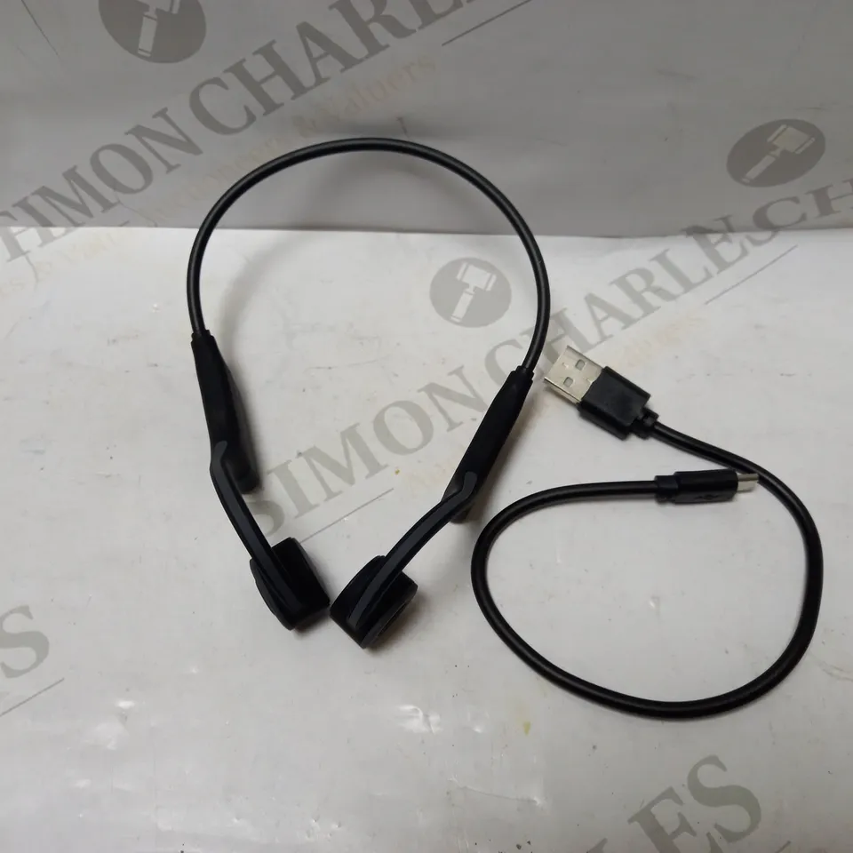 BONE CONDUCTION HEADPHONES, WIRELESS BLUETOOTH SPORTS EARPHONES WITH MIC