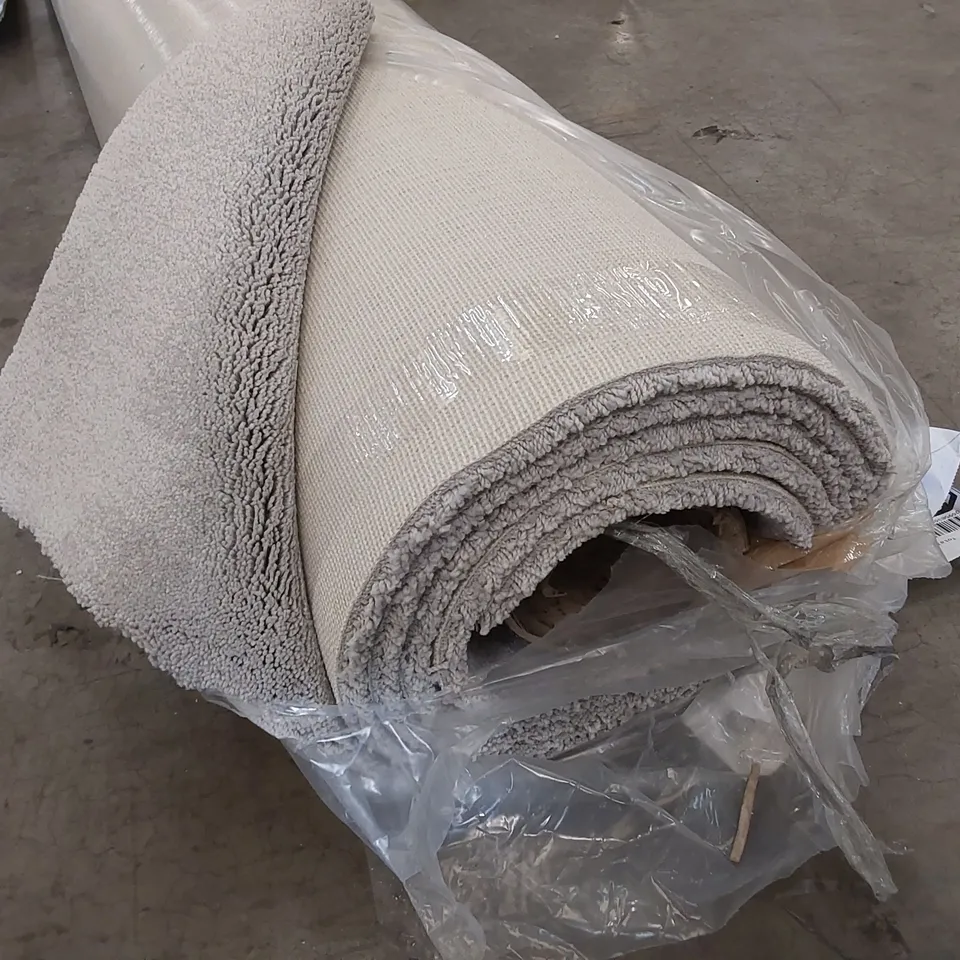 ROLL OF QUALITY EC HEARTLAND ULTRA FRANKLEY CARPET // SIZE: APPROX 5 X 3.5m