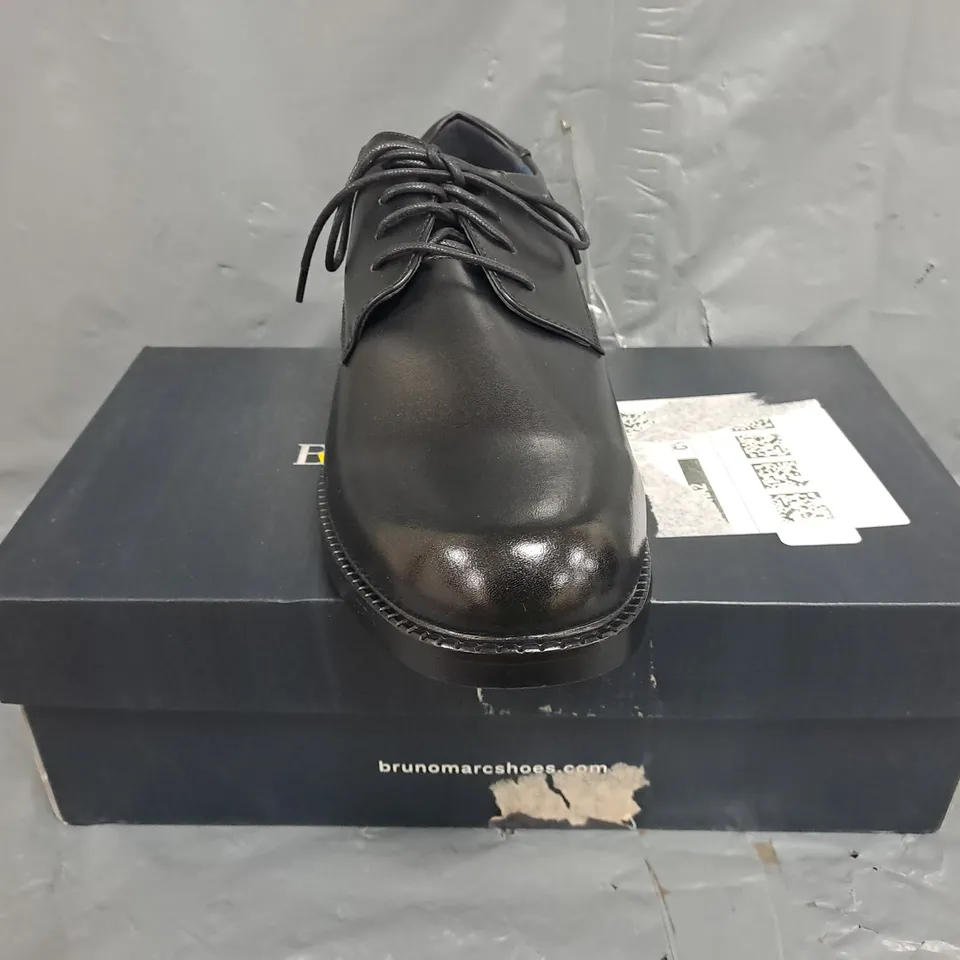 BOXED PAIR OF BRUNO MARC LACE UP SHOES IN BLACK SIZE UK 8.5