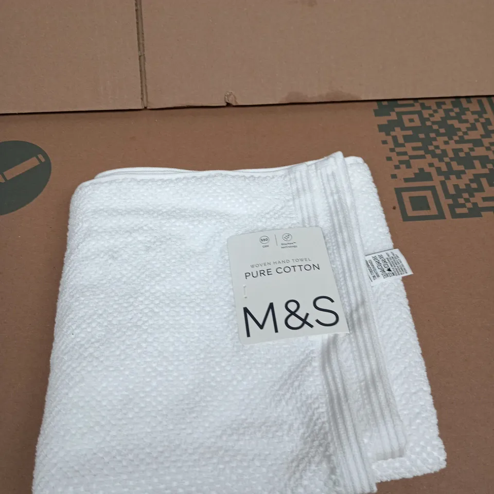 BOX OF APPROXIMATELY 15 ASSORTED PRODUCTS INCLUDING M&S WOVEN HAND TOWEL, SKY WIFI ROUTER AND BLISS & BEYOND MICROFIBRE CLEANING CLOTH