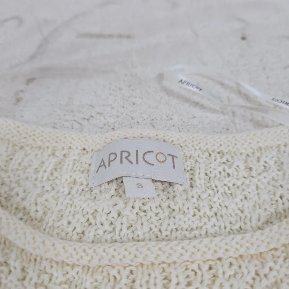 APRICOT CREAM KNIT SWEATER – WOMEN’S SIZE S