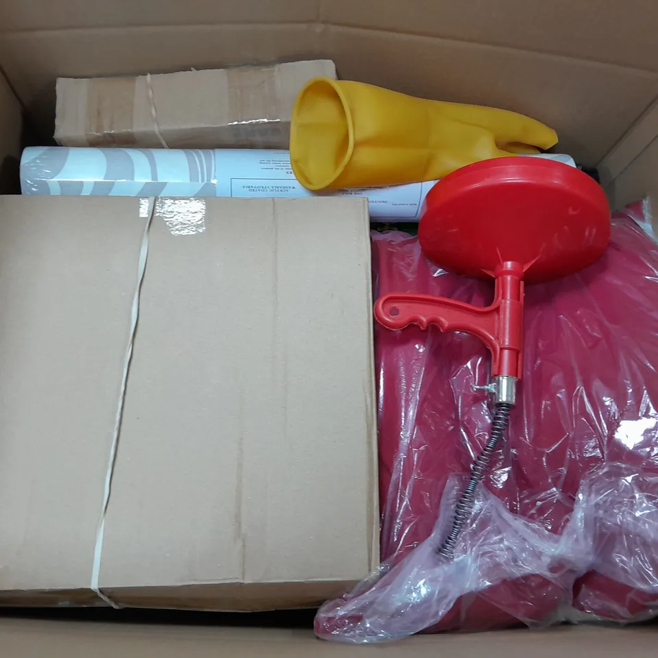 APROXIMATELY 10 ASSORTED HOUSEHOLD ITEMS TO INCLUDE VACUUM LEANER BAGS , WALLPAPER , ETC 