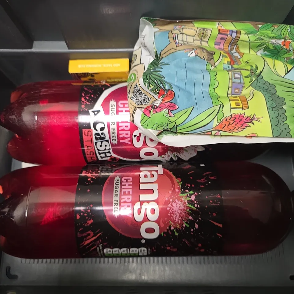 APPROXIMATELY 6 ASSORTED FOOD & DRINK ITEMS TO INCLUDE - TANGO CHERRY , WALKERS SHORTBREAD , GRIND LIGHT BLEND ETC