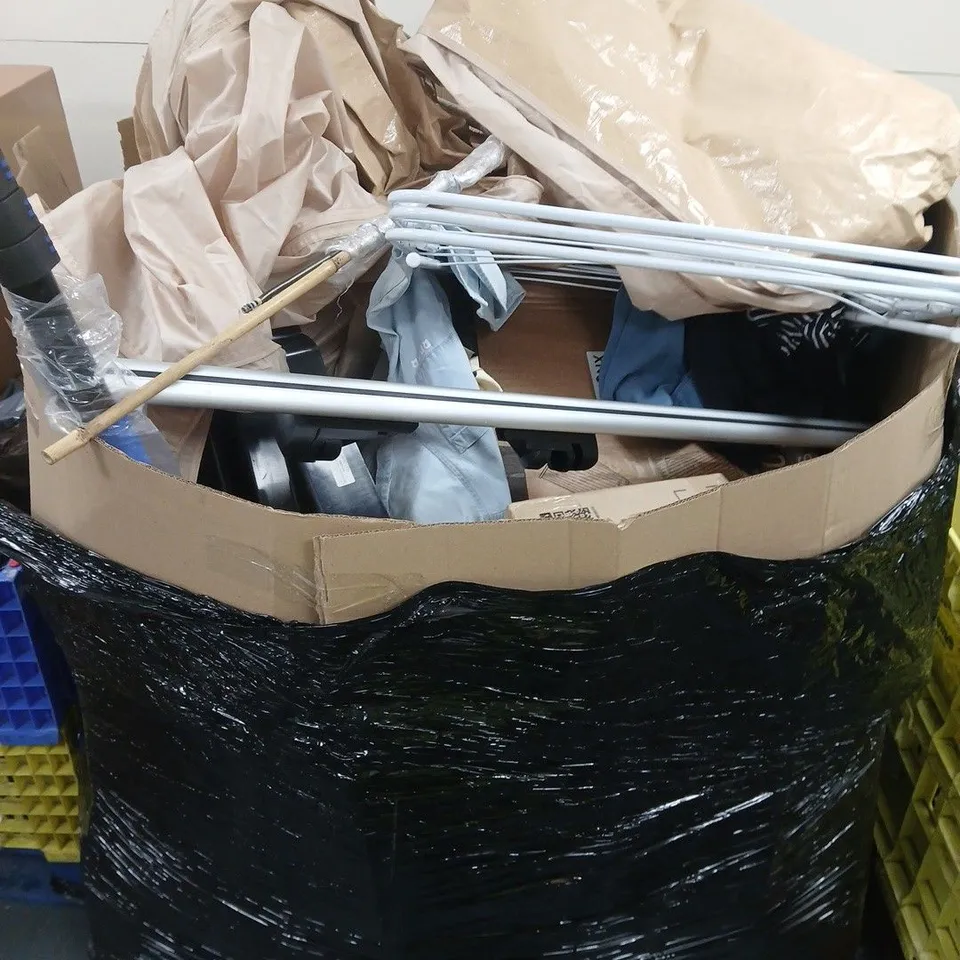 PALLET CONTAINING A MIX OF ITEMS INCLUDING A TENT, CLOTHING AND HOUSEHOLD ITEMS