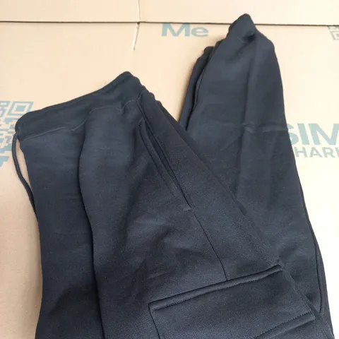 CP COMPANY BLACK CARGO JOGGERS SIZE L