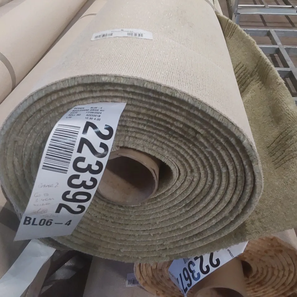 ROLL OF QUALITY BOULEVARD DRIVE CARPET // APPROX SIZE: 3.4m X 10.9m