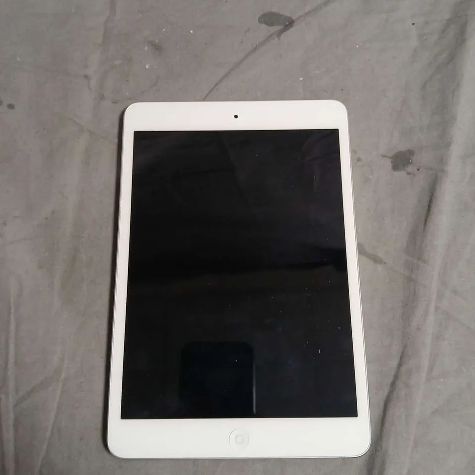 APPLE IPAD MINI 2 TABLET