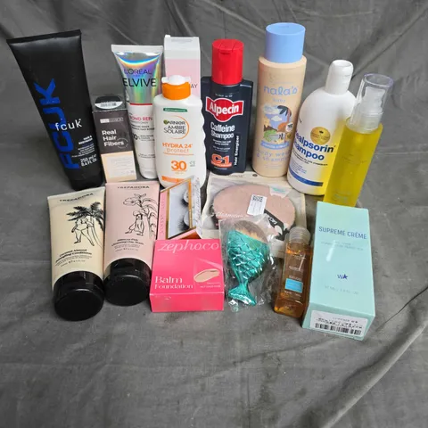 APPROXIMATELY 20 ASSORTED HEALTH & BEAUTY PRODUCTS TO INCLUDE - L'OREAL ELVIVE BOND REPAIR CONDITIONER - AROMATHERAPY ASSOCIATES BODY OIL - TATTI LASHES - ETC