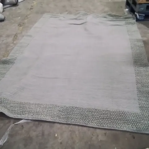 QUALITY DESIGNER AREA RUG - APPROXIMATELY 280X194