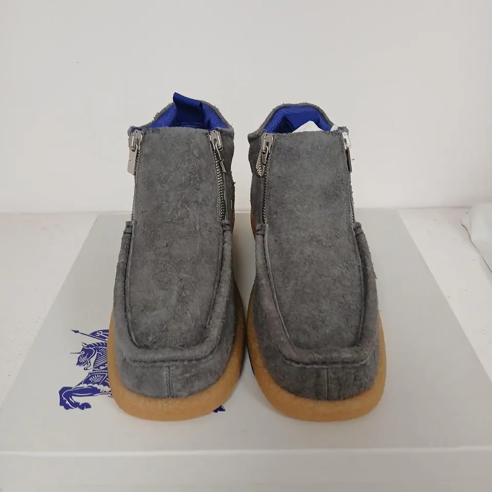 BURBERRY SUEDE BOOT ON RUBBER SOLE – UK 7 / EUR 41 