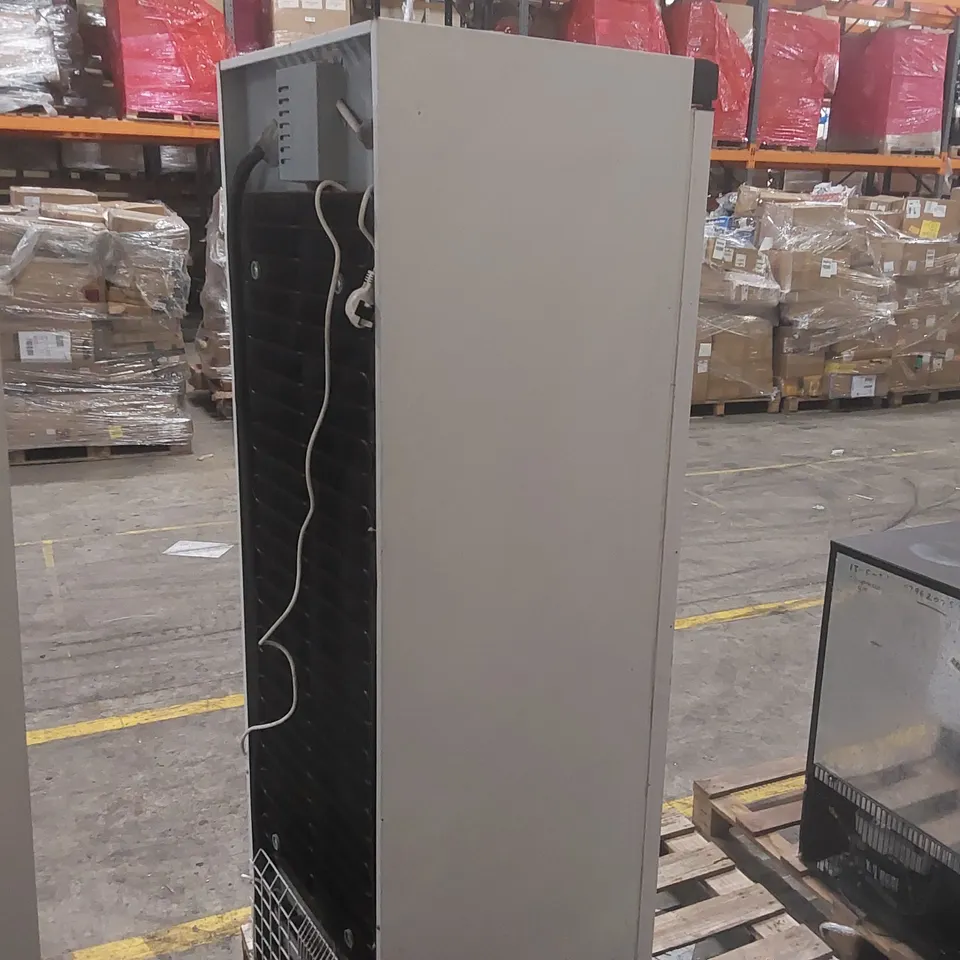 VALERA UPRIGHT COMMERCIAL FREEZER