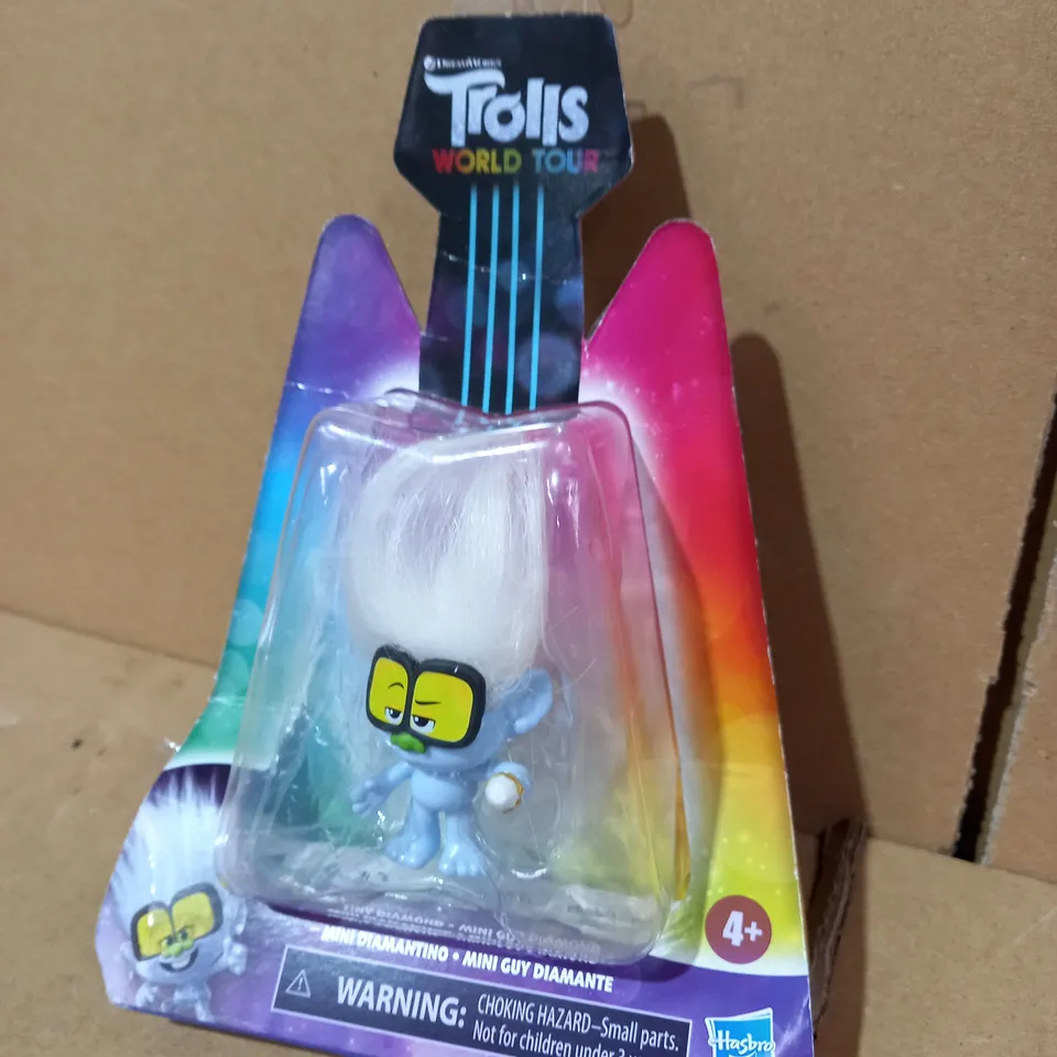 TROLLS TINY DIAMOND MINI FIGURE  4+