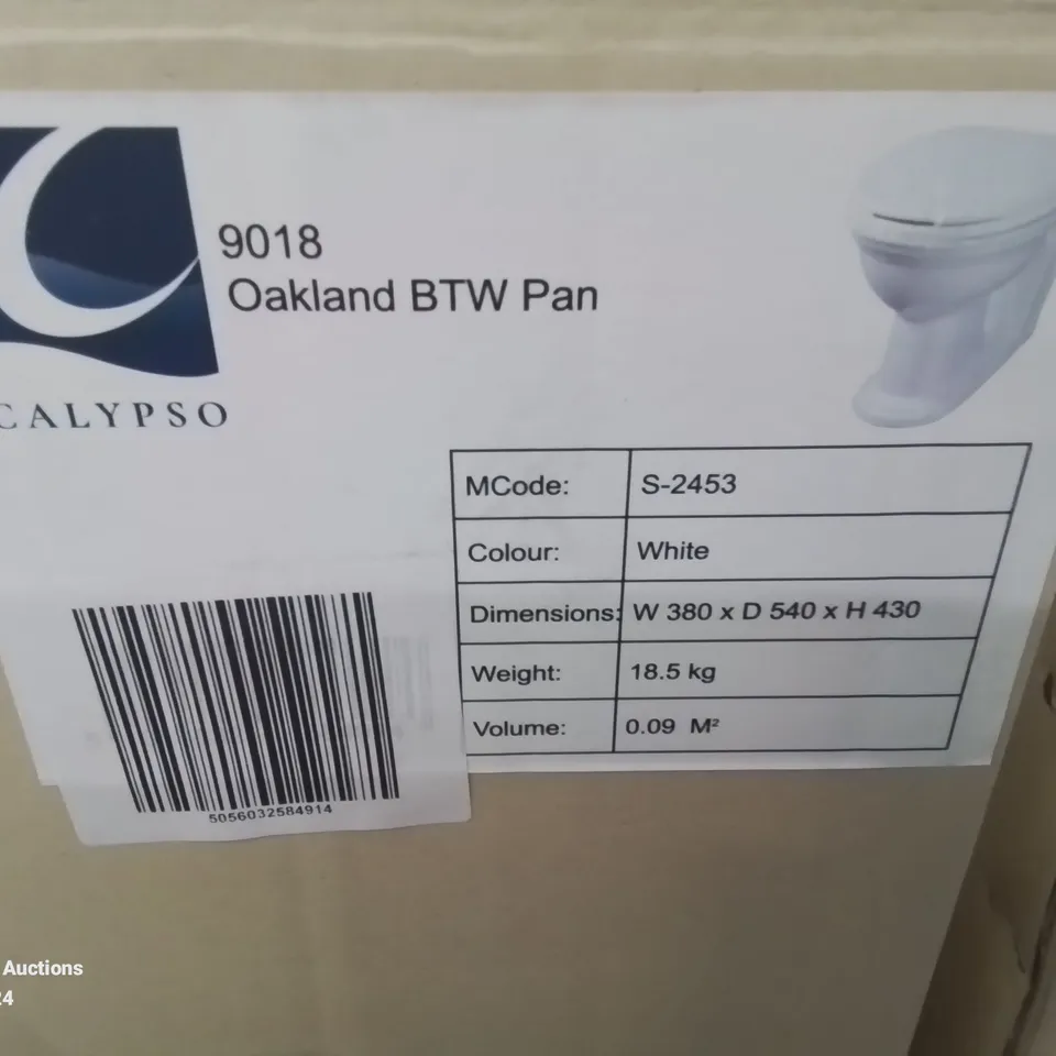 PALLET CONTAINING 4 WHITE OAKLAND TOILET PANS