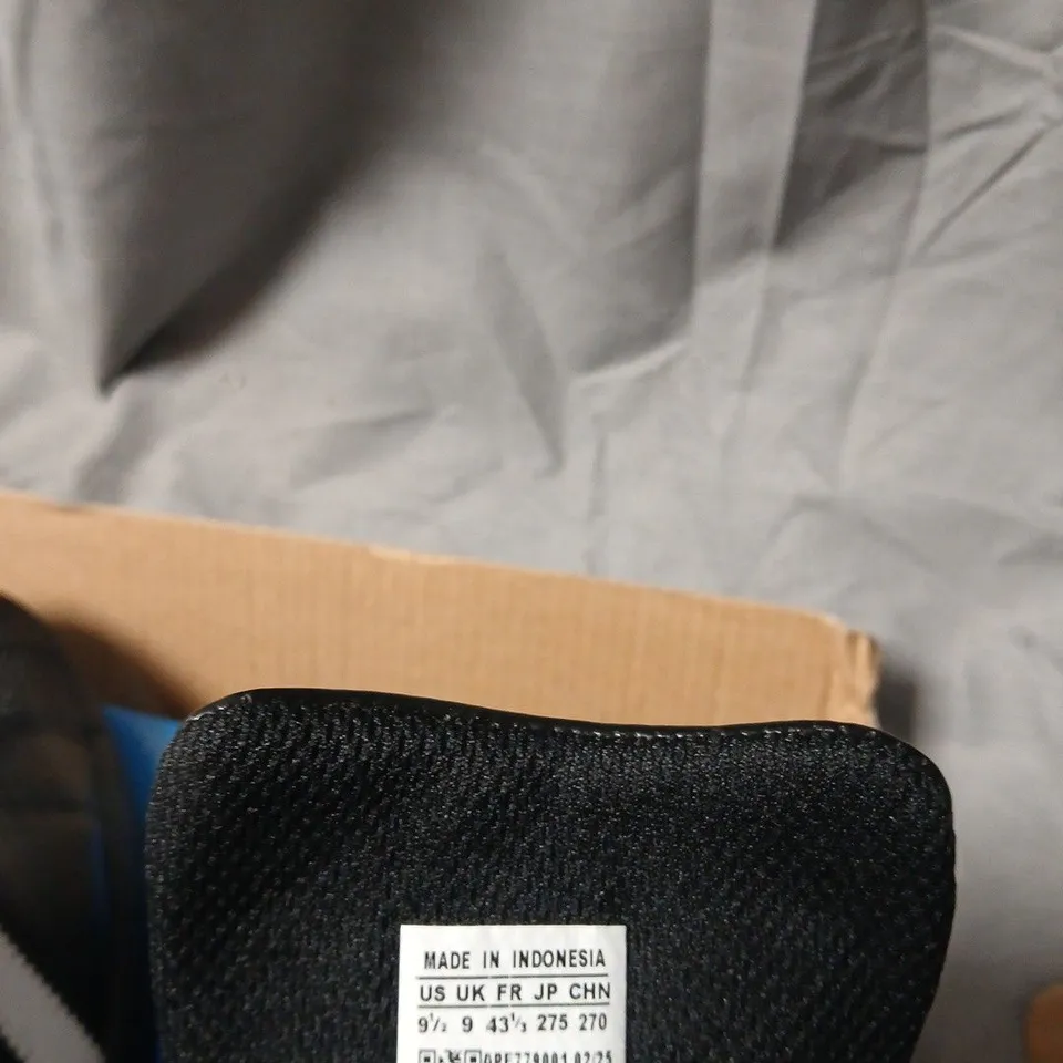 UK 9 ADIDAS SUPERSTAR TRAINERS – BLACK/WHITE