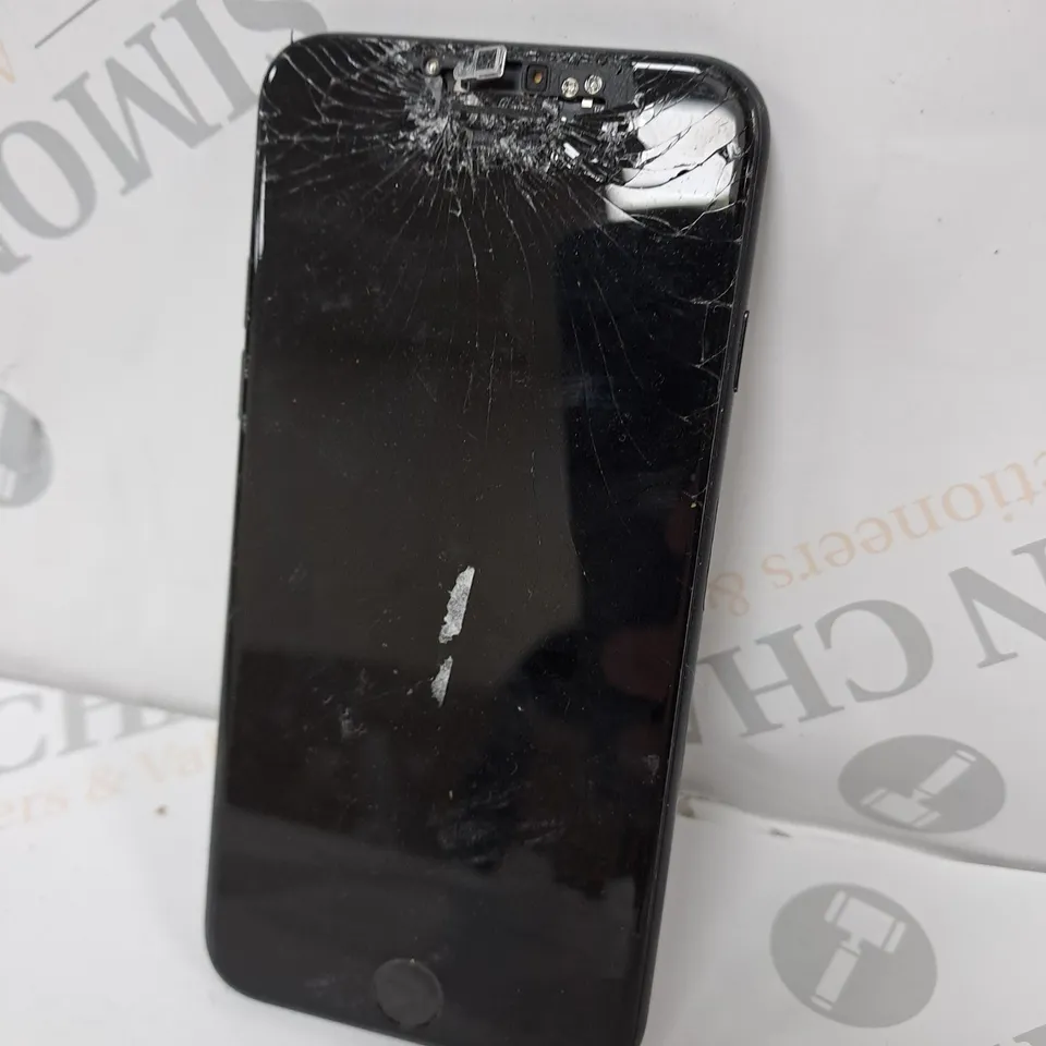 APPLE IPHONE 7 (A1778) SMARTPHONE