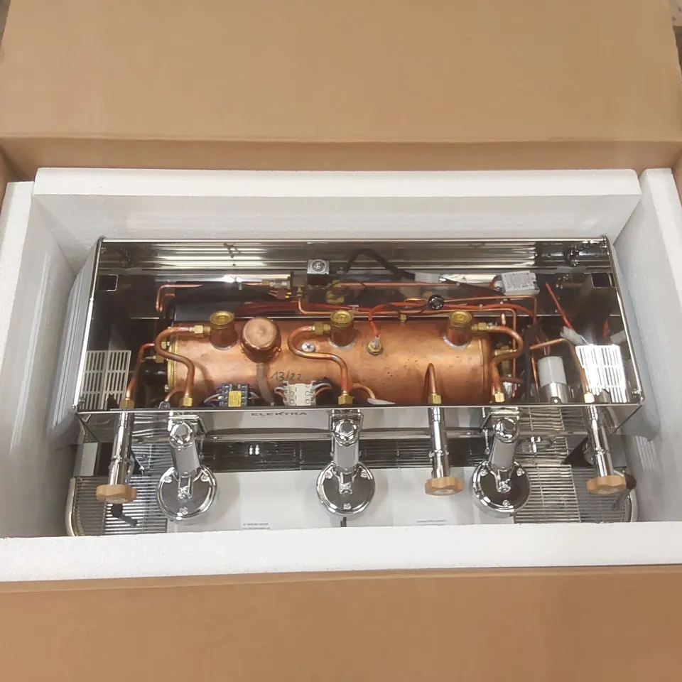BRAND NEW BOXED ELECTRA BARLUME ESPRESSO 3-GROUP COMMERCIAL COFFEE MACHINE