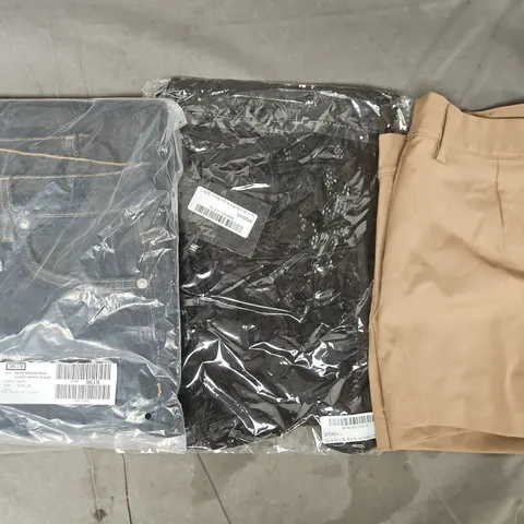 APPROXIMATELY 20 ASSORTED CLOTHING AND FASHION PRODUCTS IN VARIOUS STYLES AND SIZES - COLLECTION ONLY