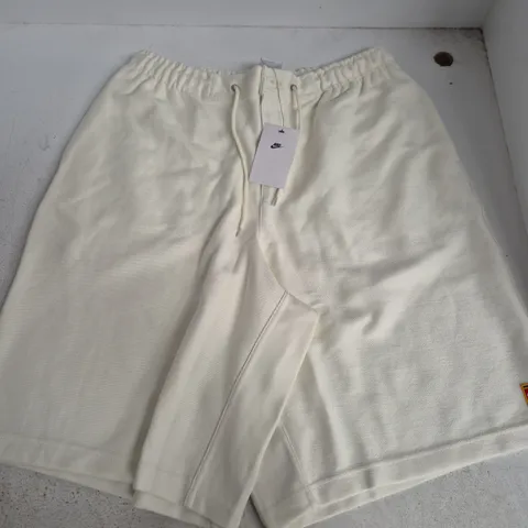 NIKE OVERSIZED FIT SHORTS, WHITE, BELOW KNEE LENGTH – UK SIZE L