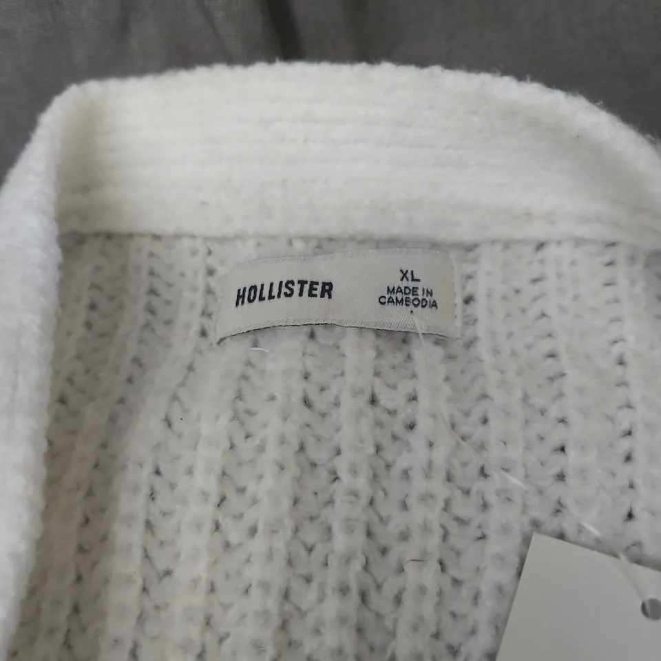 Hollister White Knit Cardigan – XL