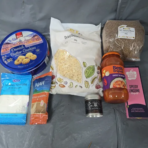 APPROXIMATELY 8 ASSORTED FOOD ITEMS TO INCLUDE DANISH BUTTER COOKIES, DRIED ONION, AND BWFO SAVORY MINCE ETC. 