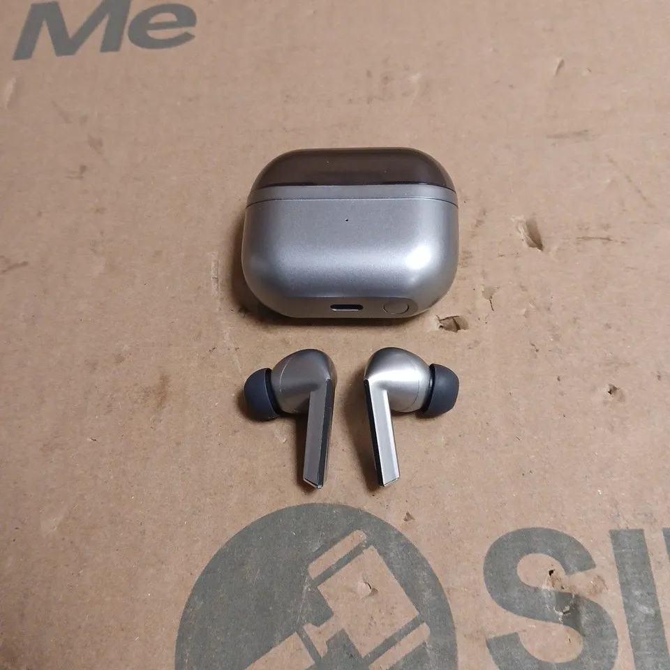 AIRPODS PRO-STYLE WIRELESS EARBUDS WITH CHARGING CASE. BRAND UNSPECIFIED.
