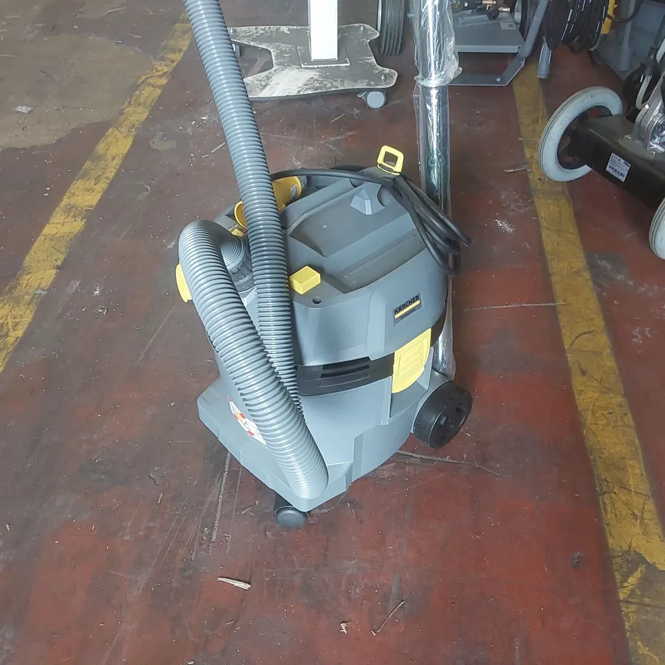 BRAND NEW KARCHER NT 22/1 AP VACUUM CLEANER