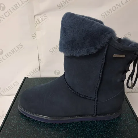BOXED EMU BIRDWOOD WATERPROOF SHEEPSKIN BOOTS - SIZE 8