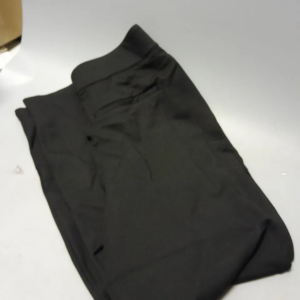 WYNNE COLLECTION STRAIGHT LEG PANTS IN BLACK SIZE L