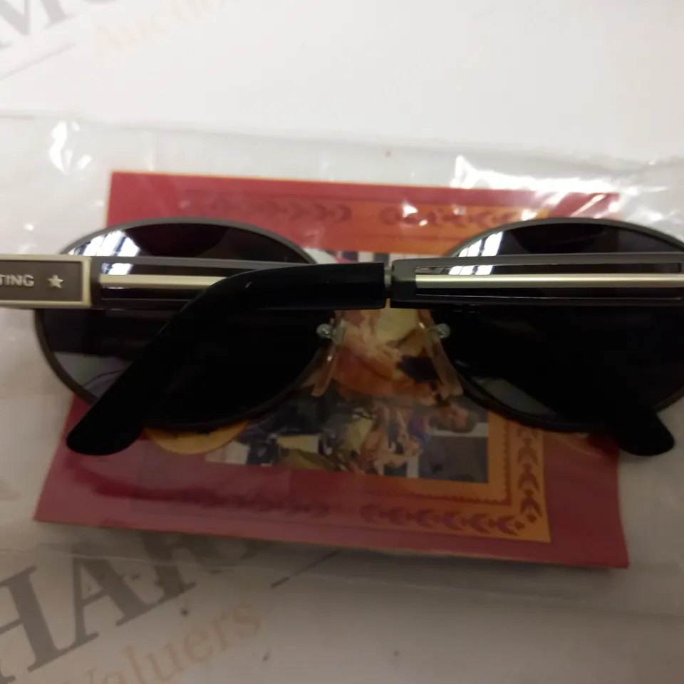 APPROX 10 DERIGO STING SUNGLASSES - BOXED