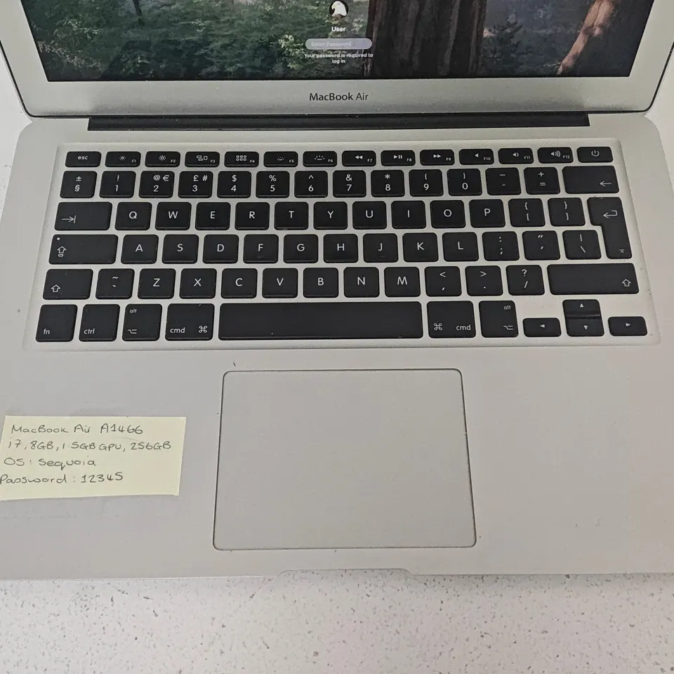 UNBOXED APPLE MACBOOK AIR I-7 8GB/256GB IN SILVER - A1466