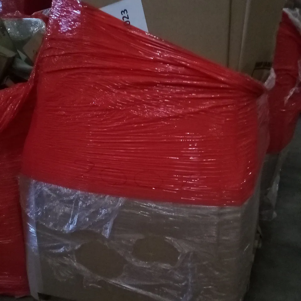 PALLET OF ASSORTED ITEMS INCLUDING 50M ROTARY AIRER, OUTDOOR RUG, STOREMIC TOILET SEAT, CUPCAKE STAND, NEEWER LED PHOTOGRAPHY KIT, MINI MAX PET BACKPACK