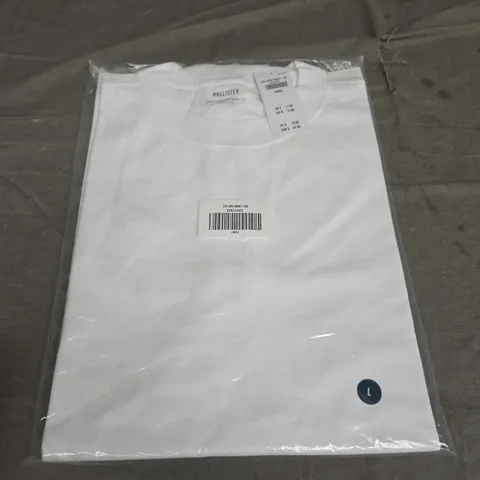 BAGGED HOLLISTER BOXY FIT TEE - SIZE LARGE