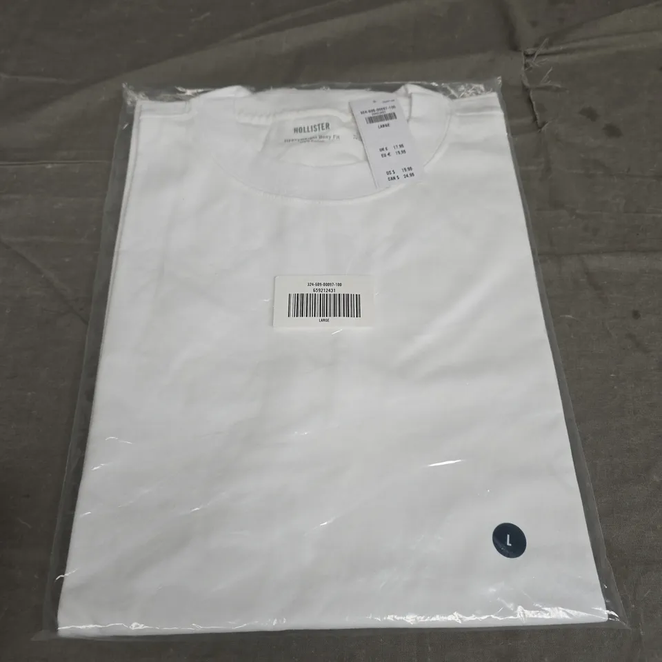 BAGGED HOLLISTER BOXY FIT TEE - SIZE LARGE
