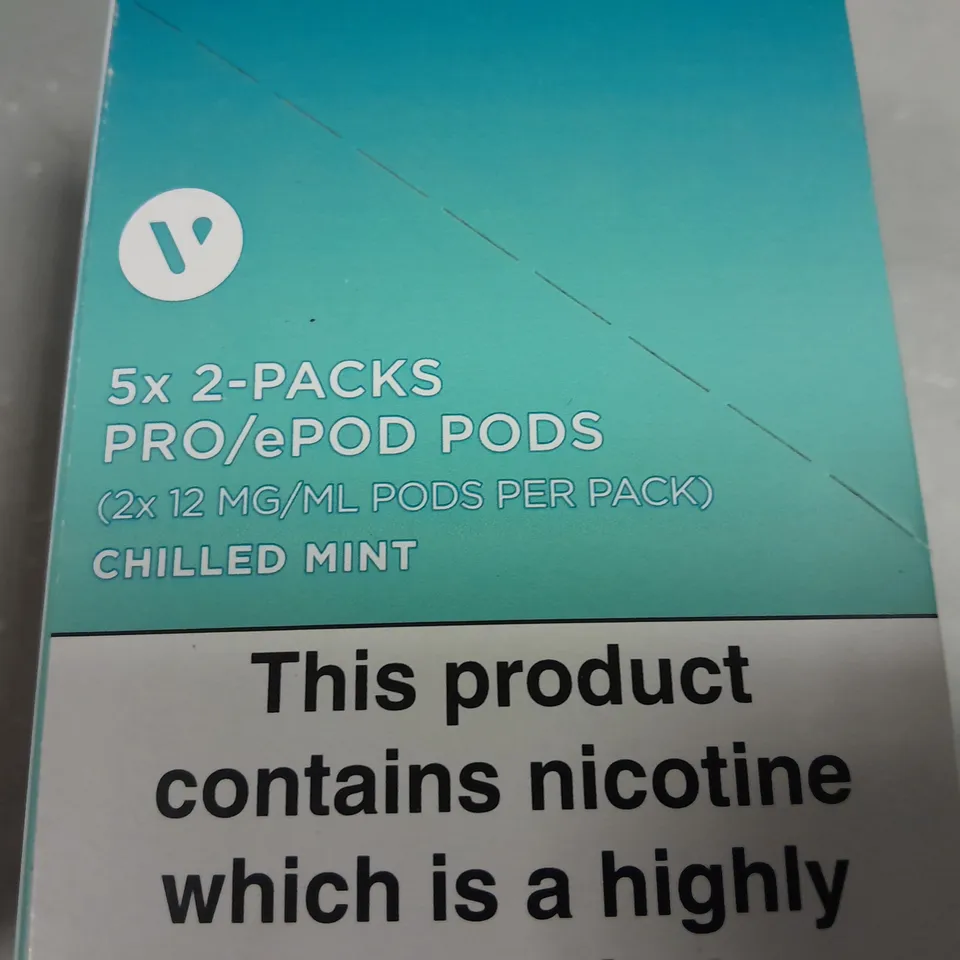 LOT OF ASSORTED VUSE E-CIG SMOKING ITEMS TO INCLUDE GO 700 E-CIGS AND MULTI PACKS OF PODS