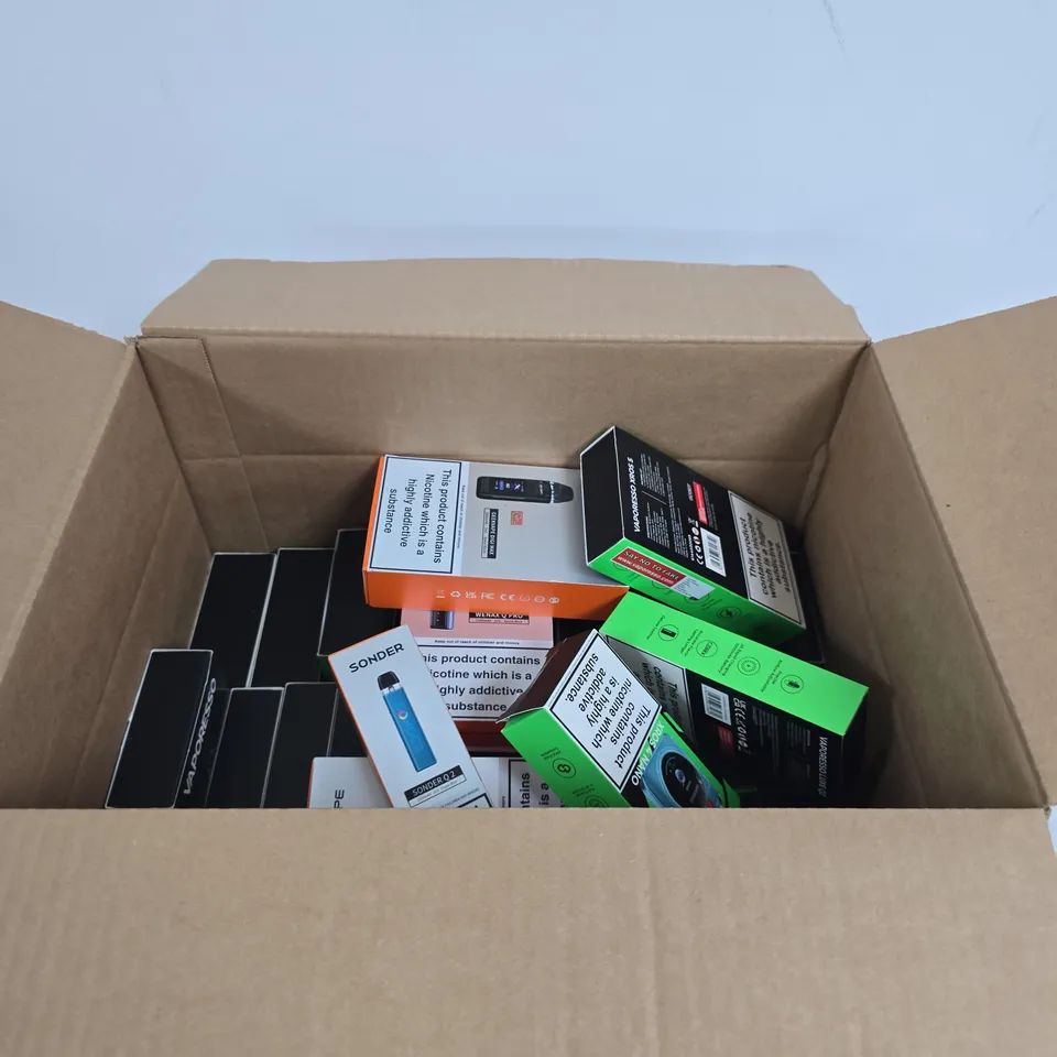 APPROXIMATELY 20 ASSORTED E-CIG PRODUCTS AND ACCESSORIES TO INCLUDE VAPORESSO, GEEKVAPE