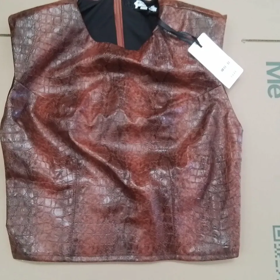 PALLET CONTAINING APPROXIMATELY DESIGNER CLOTHING ITEMS TO INCLUDE;VEST,TOP,TROUSERS