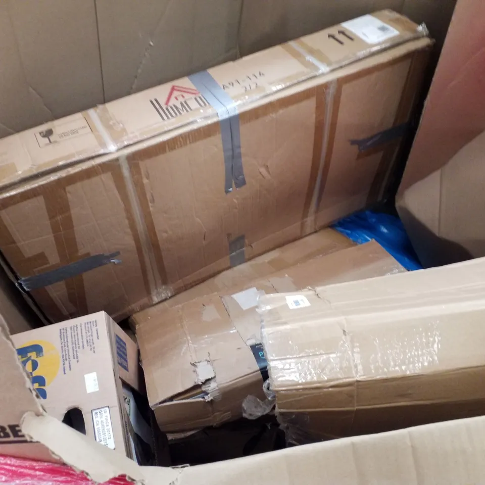 PALLET OF ASSORTED PRODUCTS INCLUDING STEPPER LADDER, BALANCE BIKE, NON-WOVEN FABRIC WARDROBE, DOUBLE DECK GARMENT RACK