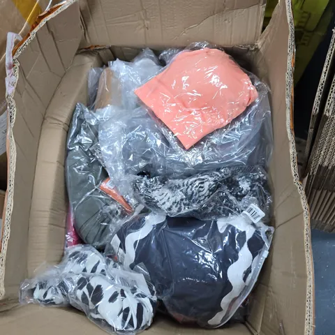 BOX OF APPROXIMATELY 25 ASSORTED ITEMS TO INCLUDE: ANAMOR PANTS 