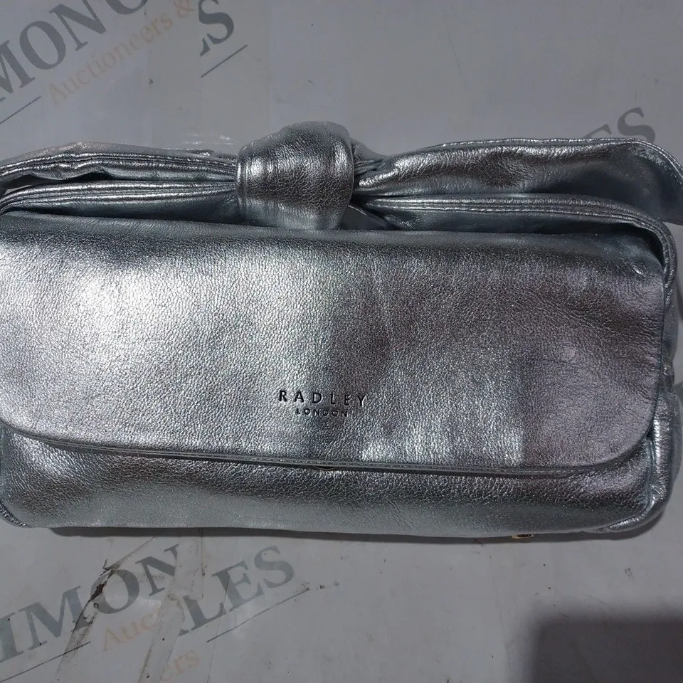 BOXED RADLEY LONDON CRANWELL CLOSE BAG IN METALLIC SILVER COLOUR