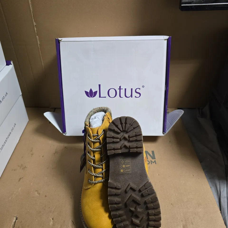 LOTUS YELLOW WINTER BOOTS WITH FUR LINING – SIDE ZIP - UK SIZE 4