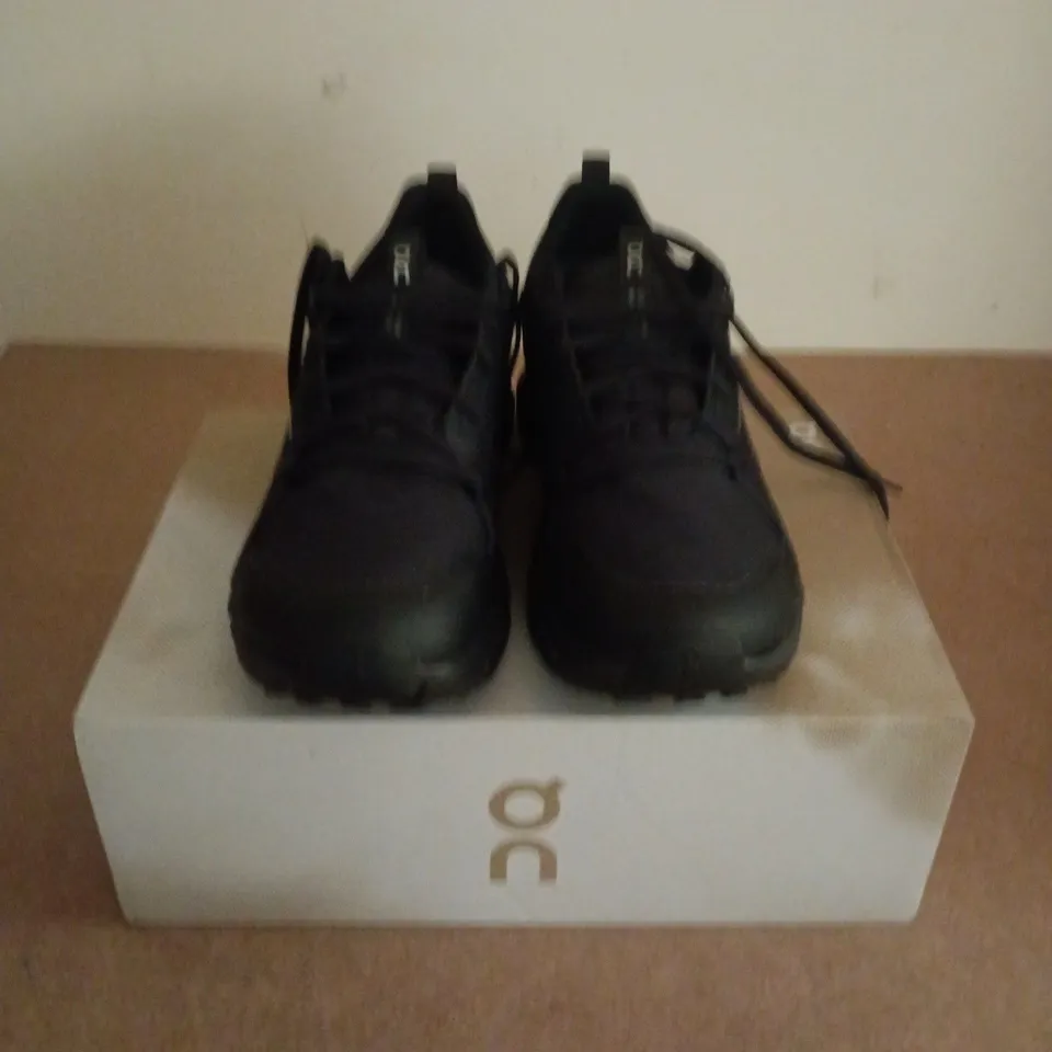 BOXED PAIR OF ON CLOUDHORIZON WP IN BLACK - UK 7
